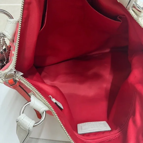 Coach Poppy Canvas Tote bag - Picture 3 of 5